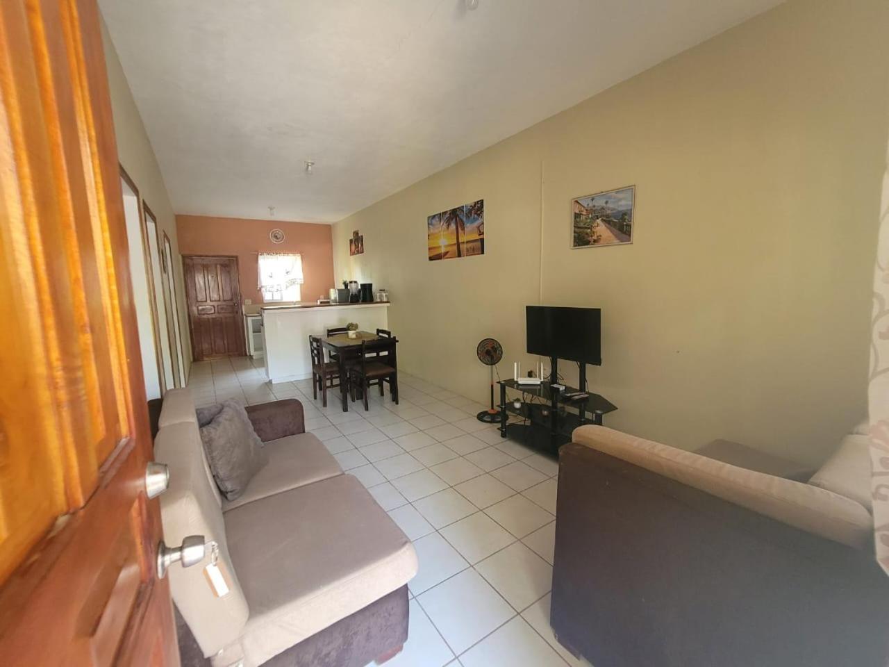 B Aparts Hotel Coxen Hole Exterior foto