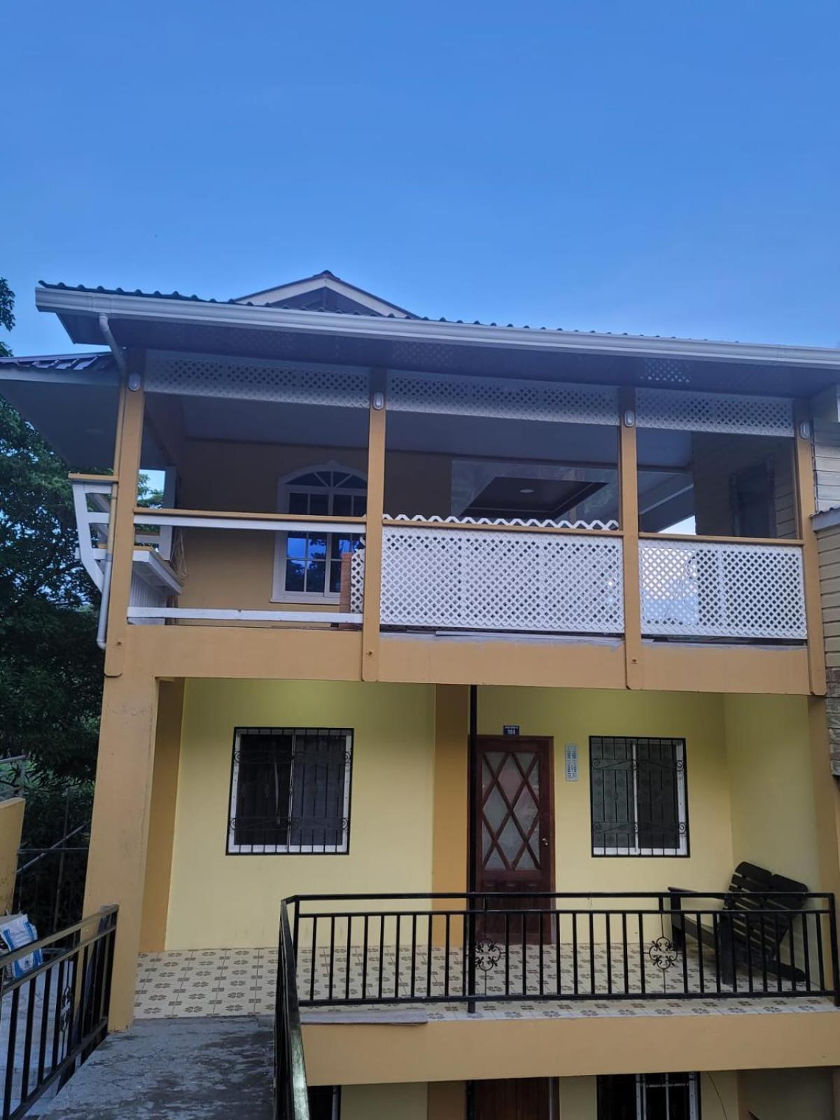 B Aparts Hotel Coxen Hole Exterior foto